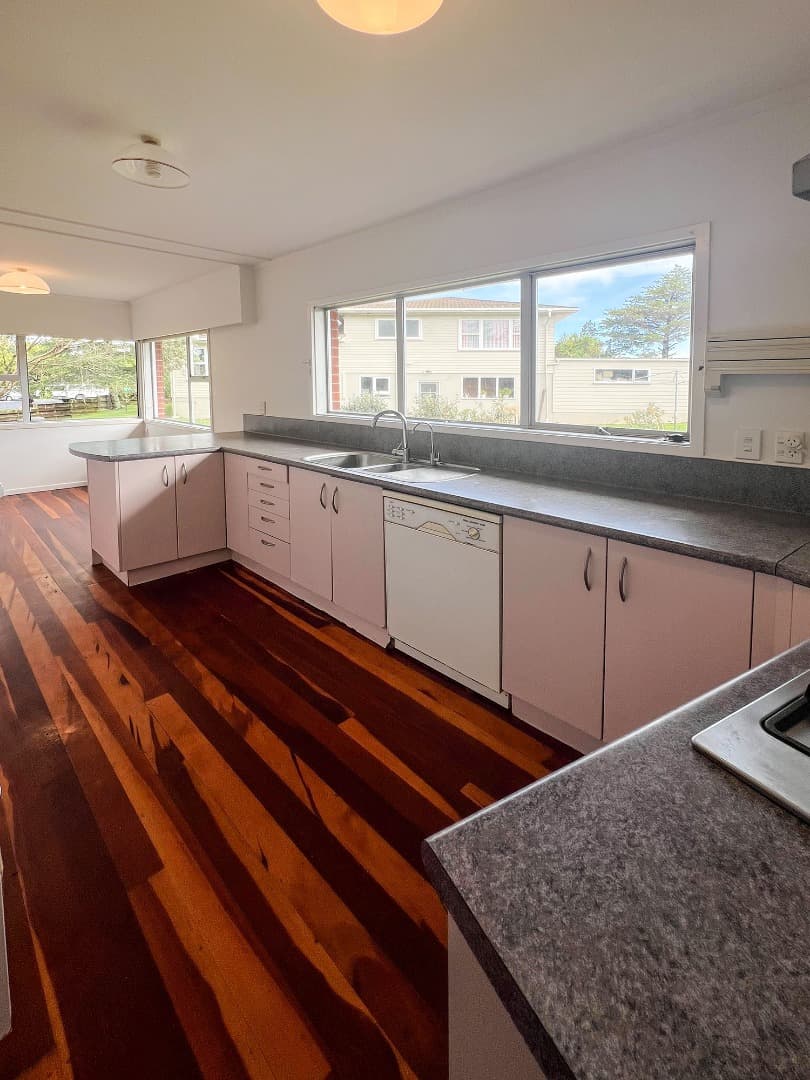 27 Crompton Road, Massey, Auckland thumbnail 21